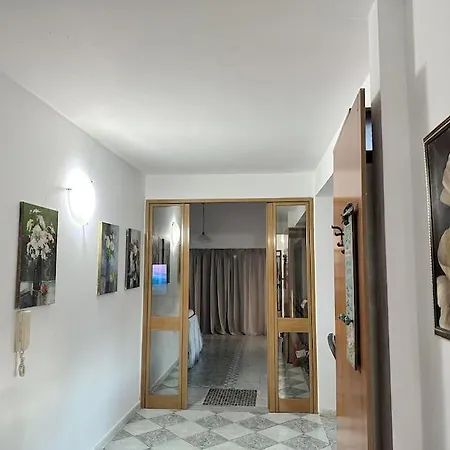 Not Working Apartment *